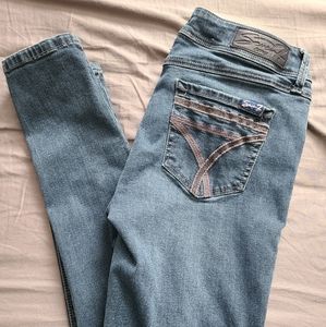Seven7 Size 6 distressed skinny jeans